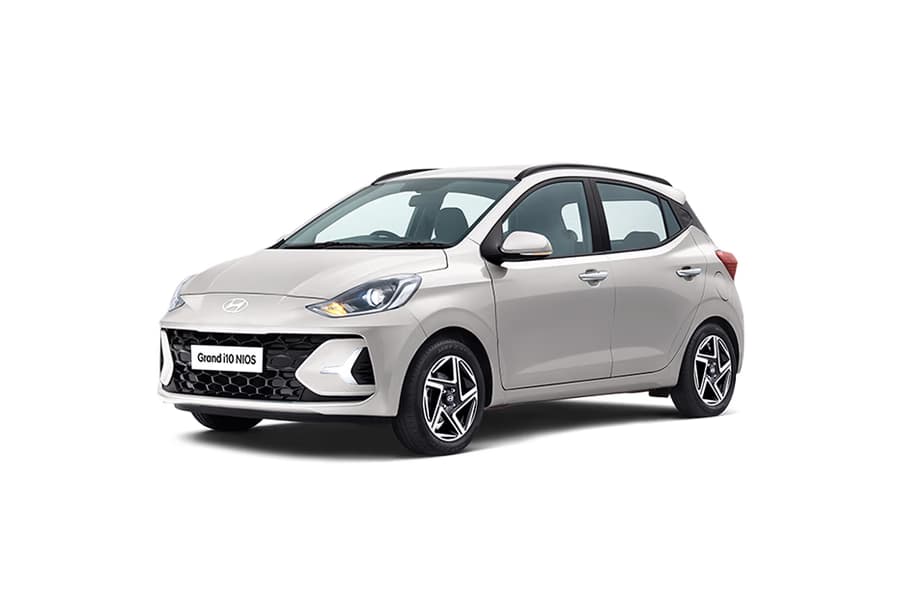 A photo of a Hyundai Nios.
